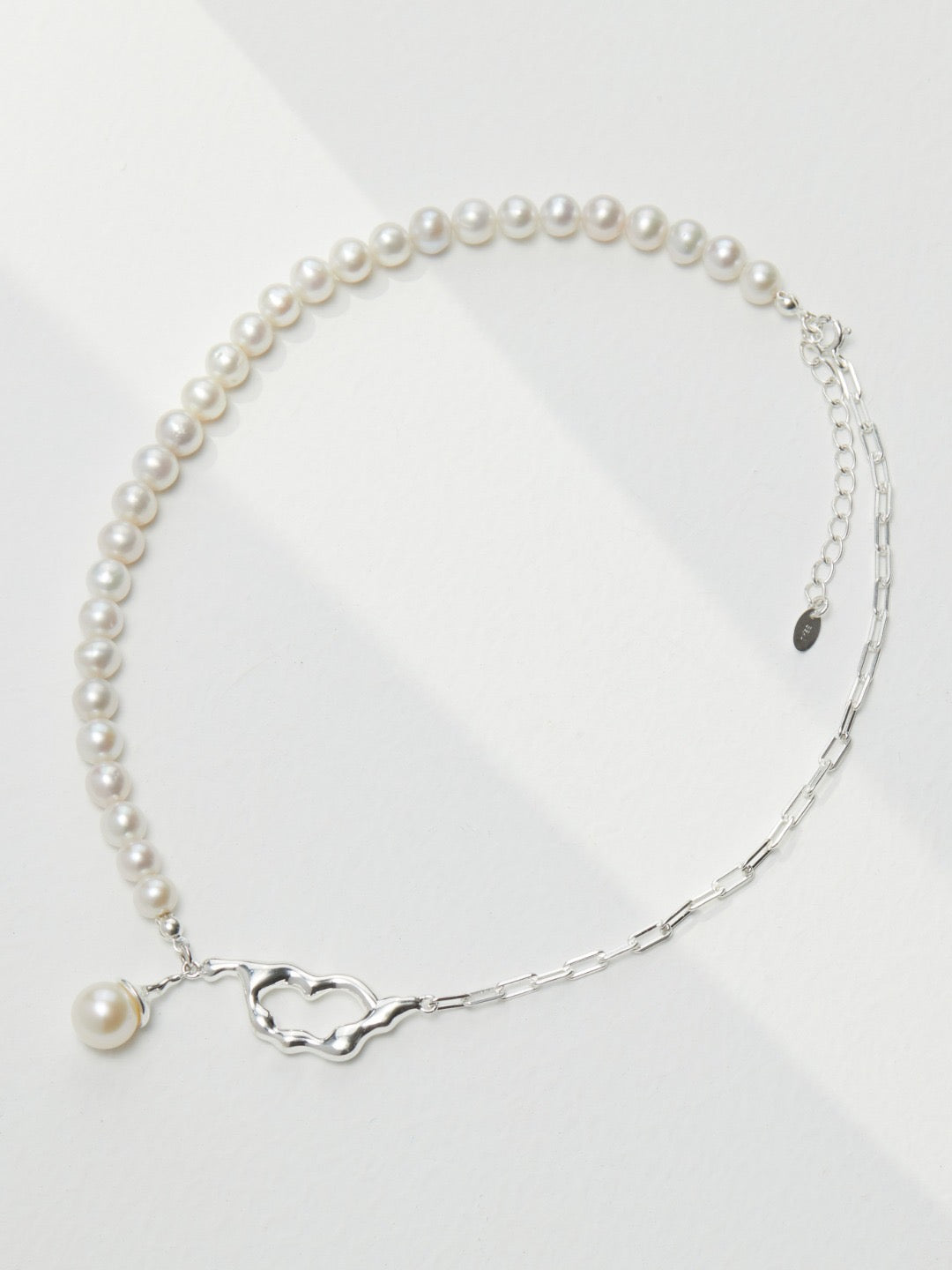 Pearl Necklace: Elegance Redefined
