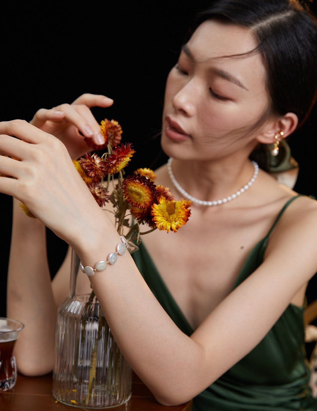 Pearl Bracelet: Elegance Redefined